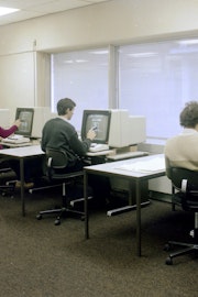 computerlokaal in de jaren zeventig/tachtig.