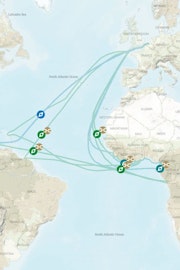 Wereldkaart waarop scheepsreizen met lijnen over de kaart zijn uitgezet